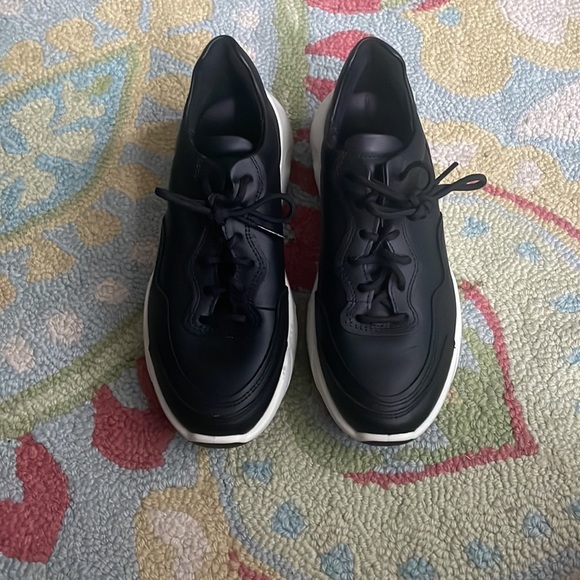 Ecco walking shoe/sneaker size 6.5-7(euro size 37) - Picture 1 of 4